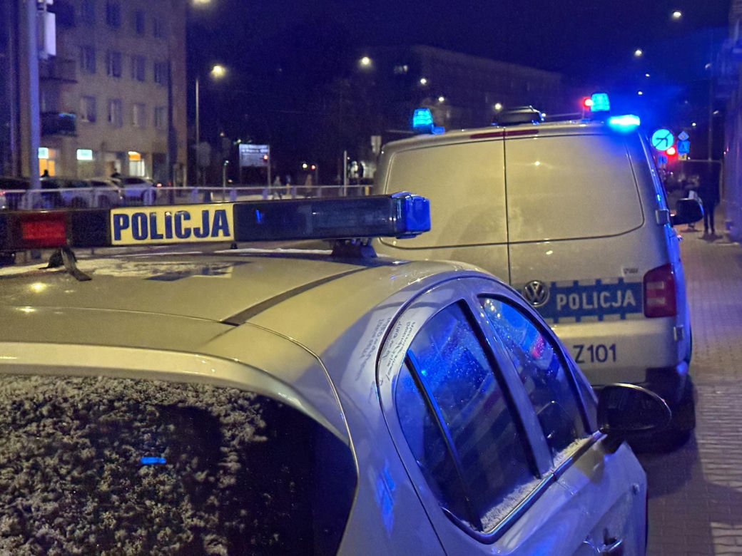Spadł z drabiny i zginął. Tragiczny wypadek w pubie w Warszawie. Nie żyje 46-letni mężczyzna