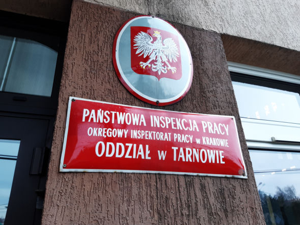 Polacy nie chcą przymusowych zmian umów?