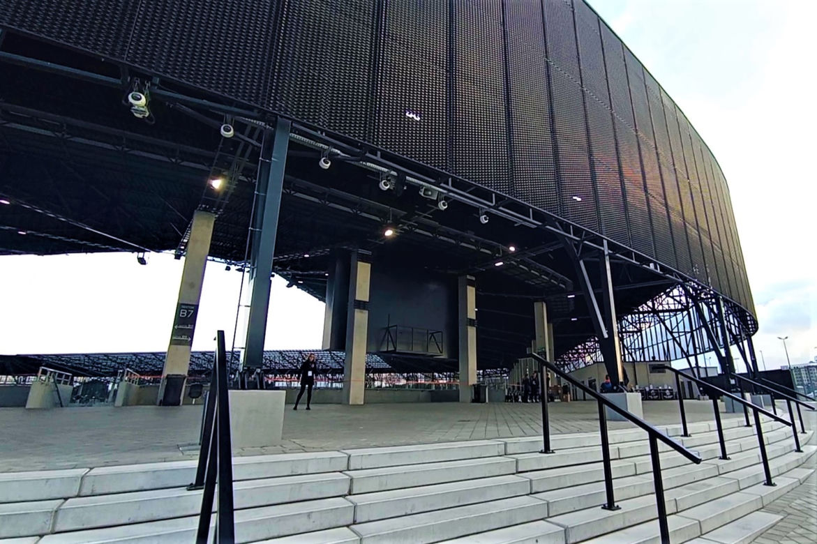 Spacery po nowym szczecińskim stadionie przyciągnęły wielu chętnych
