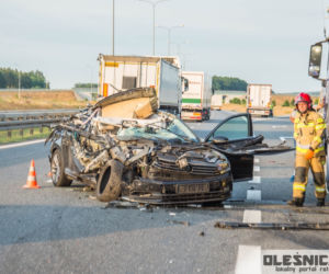 Groźny wypadek na trasie S8. Volkswagen zderzył się z ciężarówką