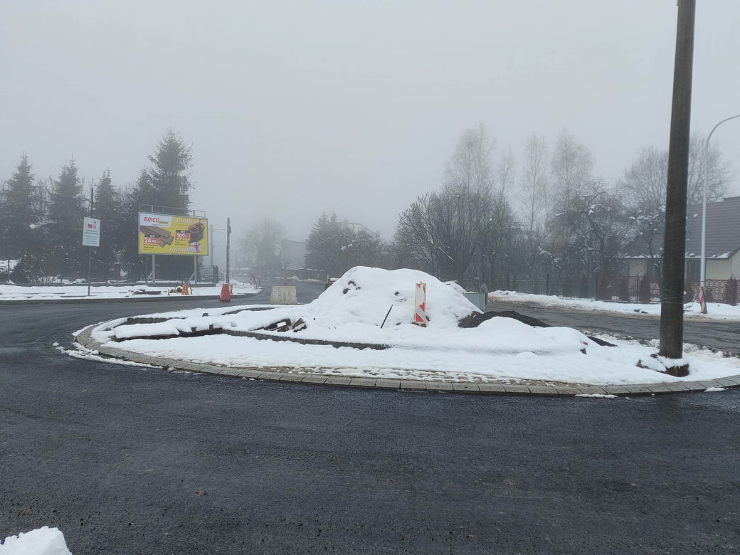 Zamykają ulicę Moniuszki. Przed nami kolejny etap budowy ronda