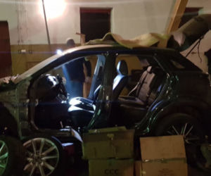 Policja rozbiła gang złodziei samochdów