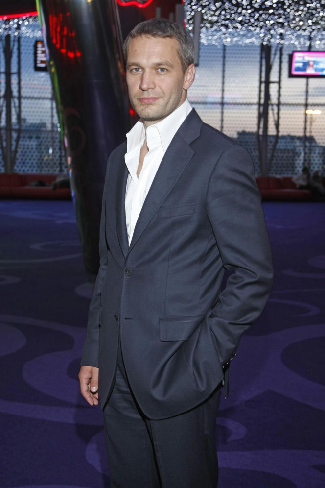 Michał Żebrowski od lat wciela się w Falkowicza w "Na dobre i na złe". Już na początku kariery aktorskiej był bożyszczem kobiet [GALERIA]