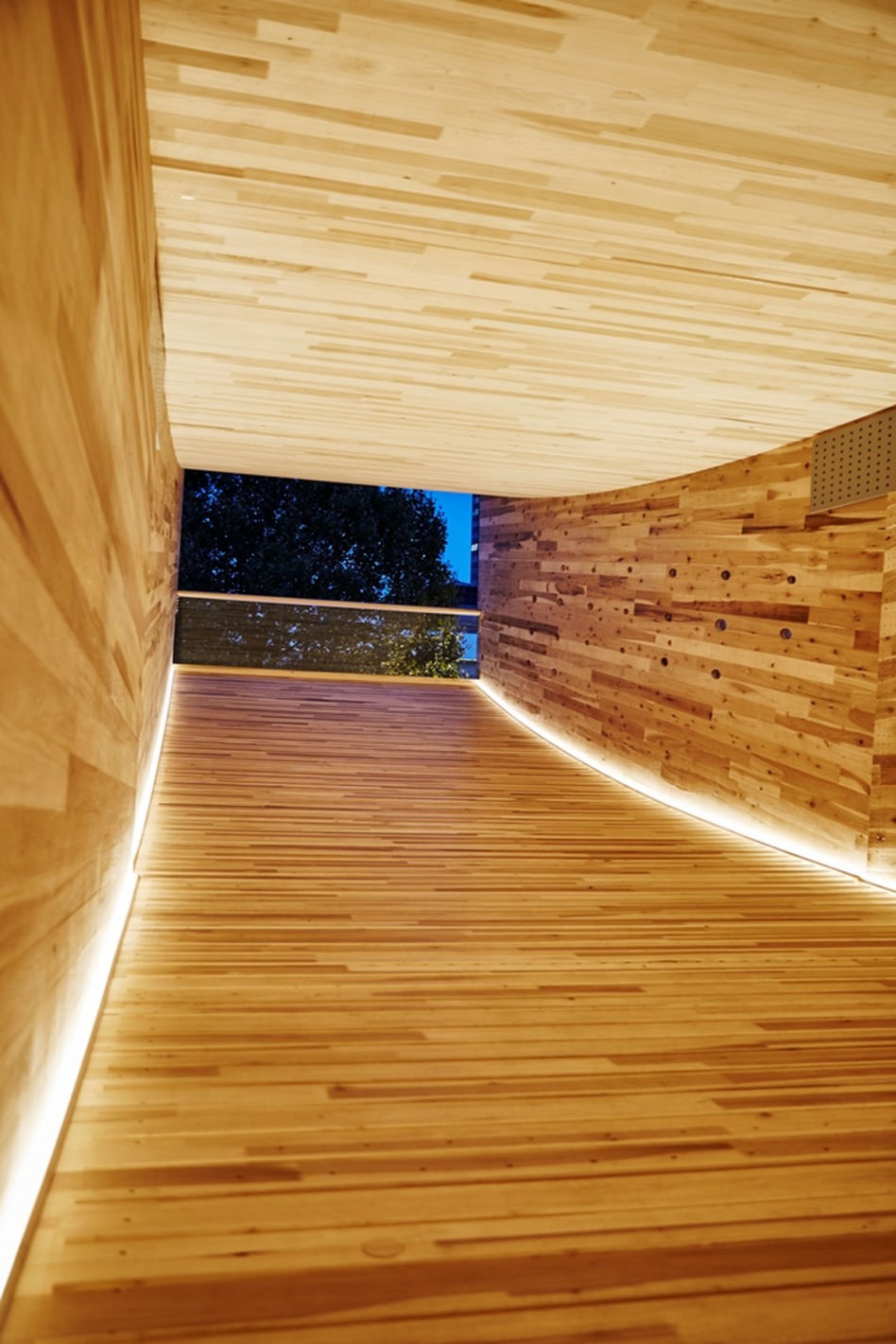 Instalacja „The Smile” projektu Alison Brooks