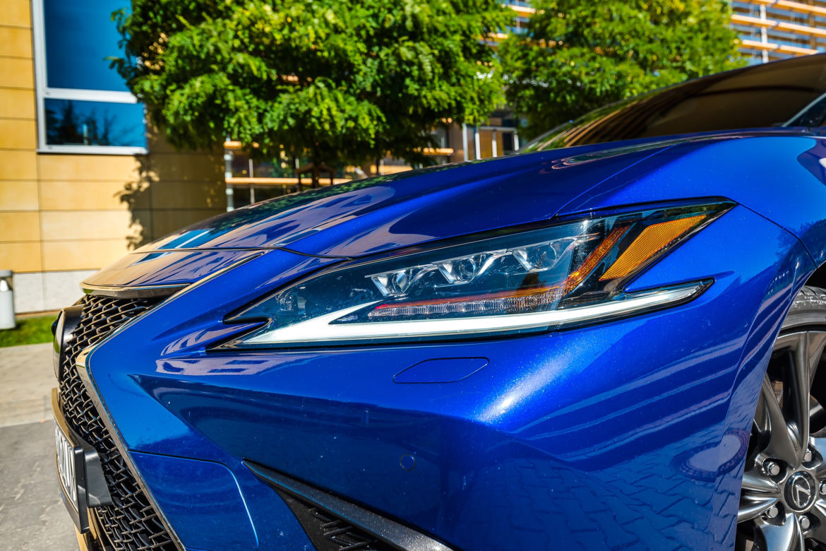 Lexus ES300h F Sport