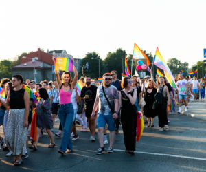 Marsz Równości w Krakowie - tłumy na wydarzeniu pod hasłem Zaczerpnąć tchu.