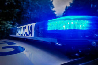 Chciał ominąć karton na drodze. 72-latek nie żyje 