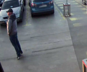 Ten mężczyzna podejrzany jest o kradzież samochodu z parkingu Manufaktury