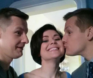 M jak miłość. Marcin Mroczek, Katarzyna Cichopek, Rafał Mroczek na planie serialu