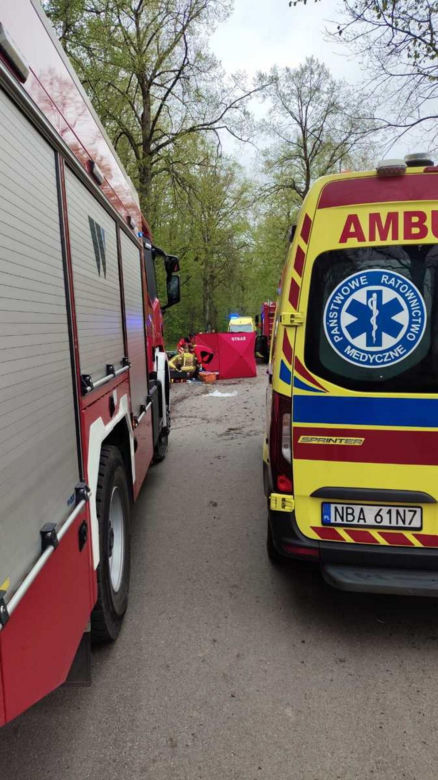 Tragiczny wypadek pod Bartoszycami. 22-letnia pasażerka nie żyje