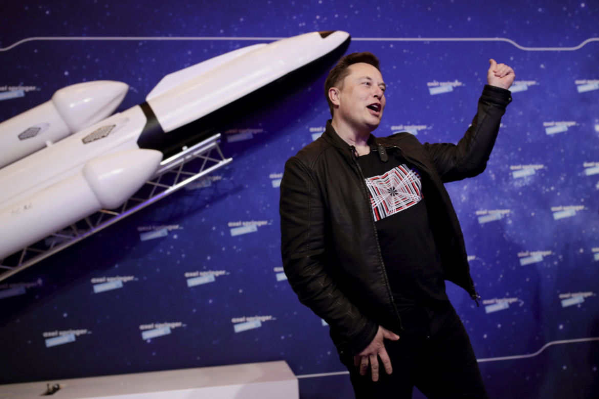 Elon Musk pokazał syna, którego nazwał X AE A-XII! Podobieństwo szokuje, chłopiec niczym klon