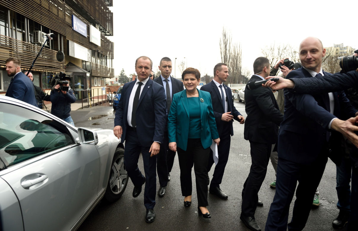 Polski rząd w niemieckich limuzynach