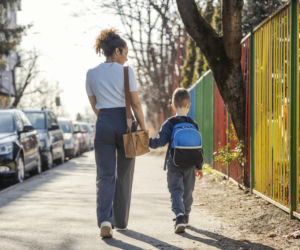 Świetlica szkolna przebodźcowuje dzieci? Te objawy łatwo przeoczyć