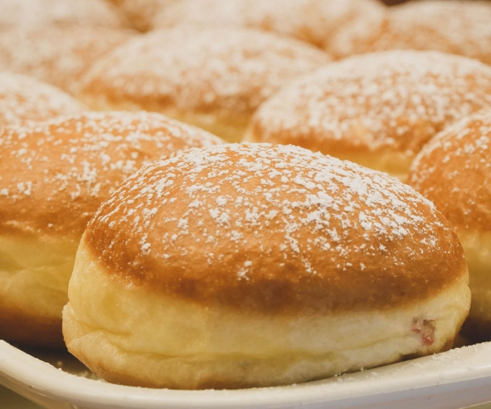  Kiedy jest Tłusty Czwartek 2021? Najlepszy, prosty PRZEPIS na pyszne pączki rodem ze stolicy! 