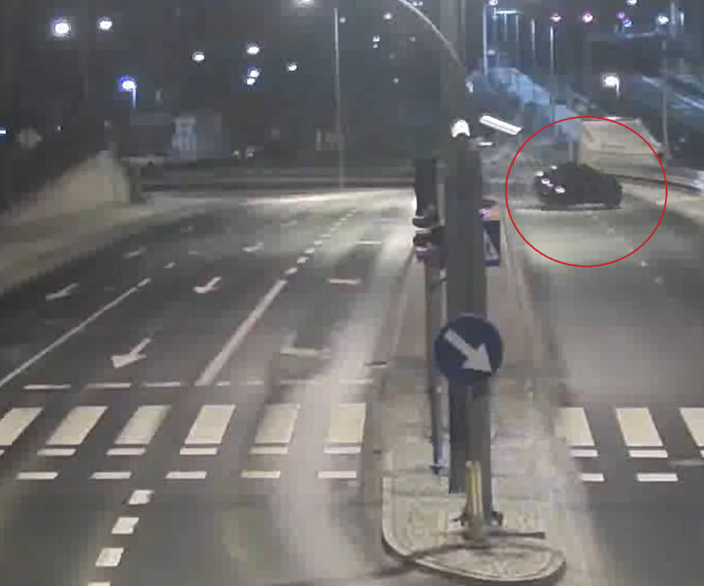 Dachowanie na al. Wojska Polskiego w Olsztynie. Kierowca miał ponad 2 promile 
