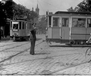 Tramwaje typu SN1 na skrzyżowaniu ul. Starowiślnej i Wielopole w Krakowie, 1936