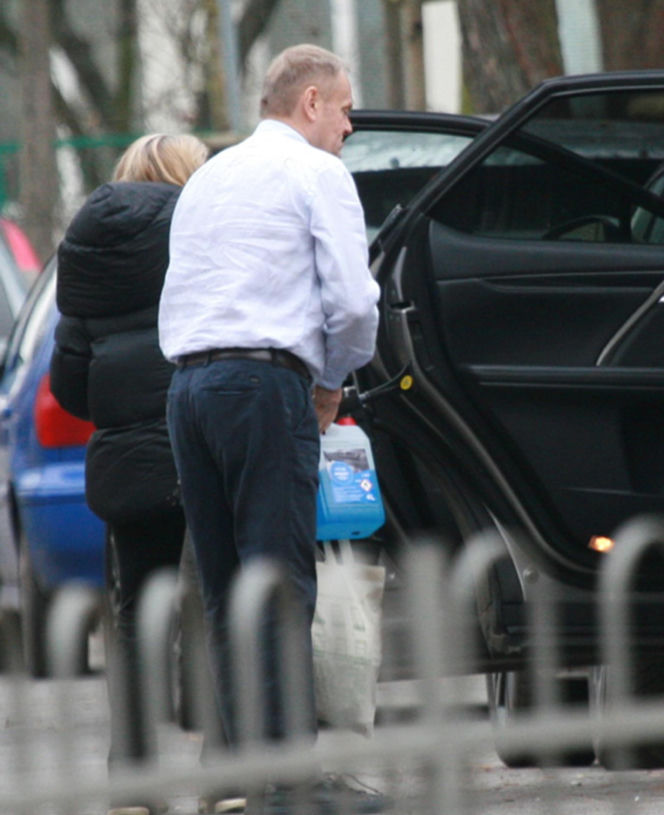 Premier Donald Tusk ruszył na pomoc żonie