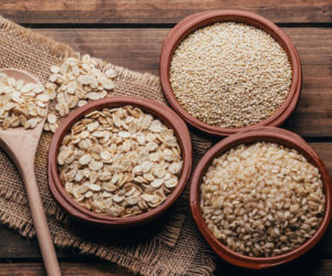 Masz niedobór żelaza? Sprawdź, co wybrać: owies czy komosę ryżową