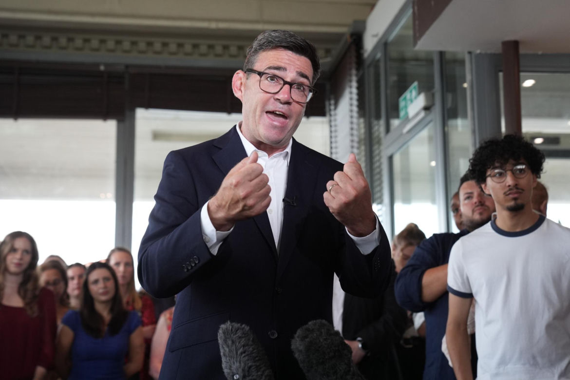 Andy Burnham został w poniedziałek 59. premierem Wielkiej Brytanii - potwierdził Pałac Buckingham
