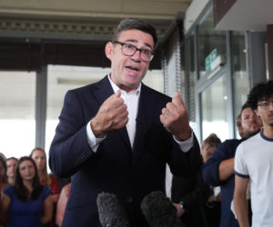Andy Burnham został w poniedziałek 59. premierem Wielkiej Brytanii - potwierdził Pałac Buckingham