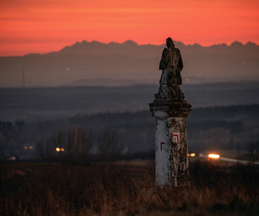 Polska Toskania i jej milczący święci. Reportaż z Ponidzia