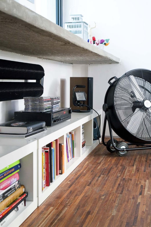 Małe mieszkanie urządzone jak loft