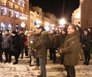 Wiec przeciwko przemocy i nienawiści w Toruniu