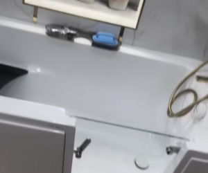 Doda urządziła rodzicom pokój na starość