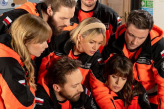 Na sygnale, odcinki 879-883. Poważne oskarżenia, walka o życie i gościnny występ w najnowszych odcinkach - ZDJĘCIA