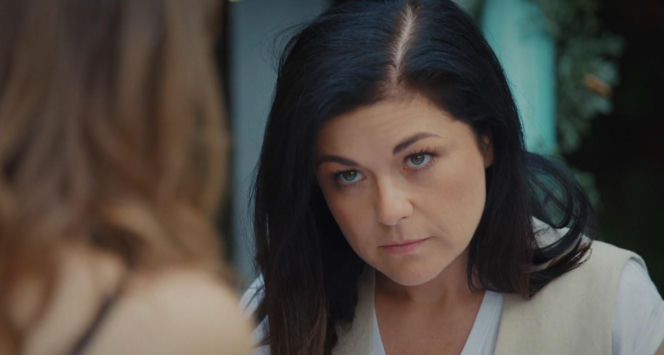 M jak miłość odc. 1901. Franka (Dominika Kachlik), Kinga (Katarzyna Cichopek)