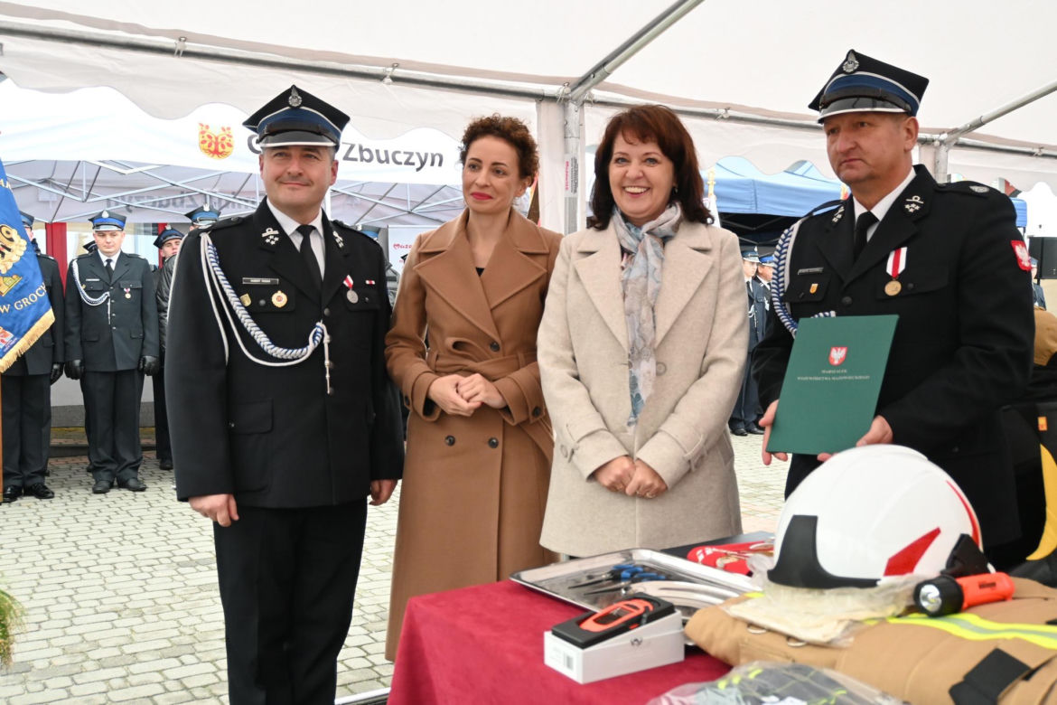 Powiat Siedlecki: nowy średni wóz ratowniczo-gaśniczy trafił do strażaków ochotników z OSP Grochówka w gminie Zbuczyn