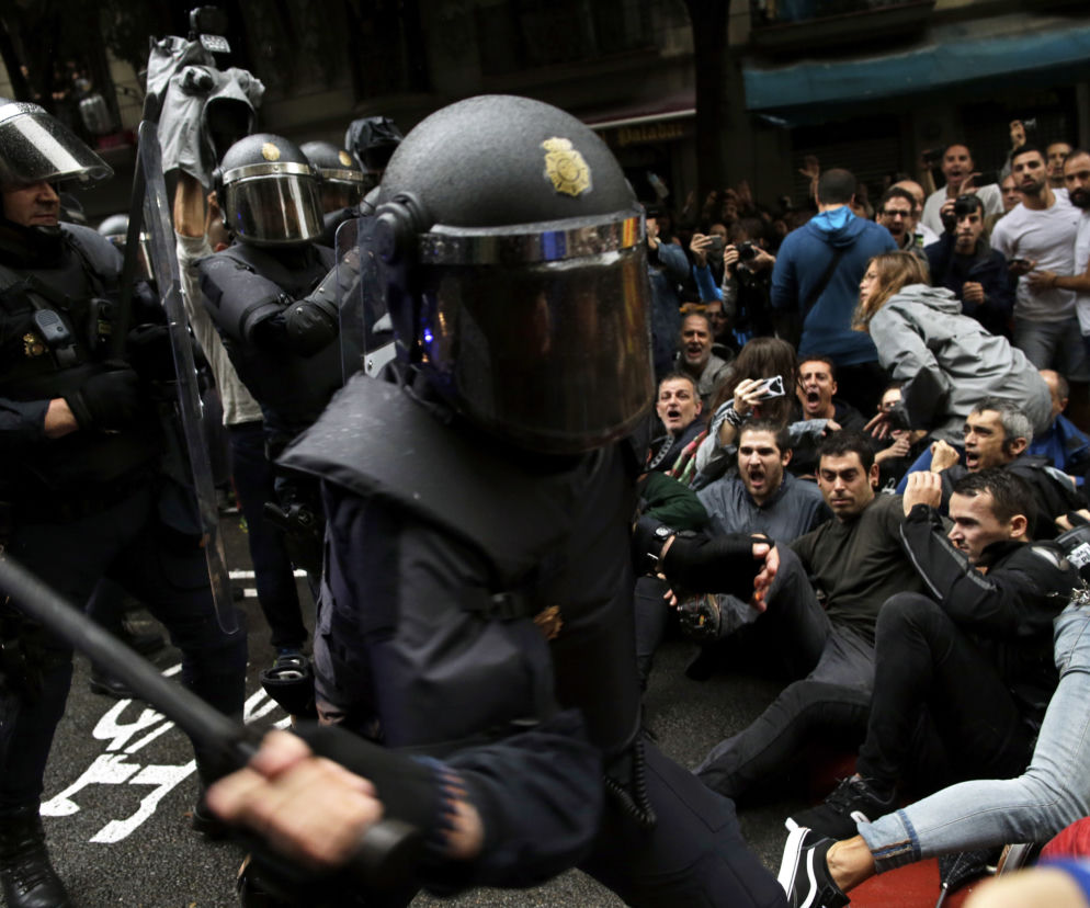 Katalonia, referendum, policja, starcia