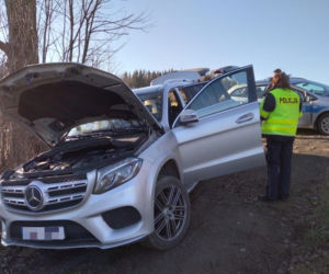 Uciekał kradzionym mercedesem wartym 300 tys. zł