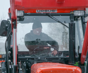 Rolnicy. Podlasie. Andrzej i jego odnowiony ciągnik
