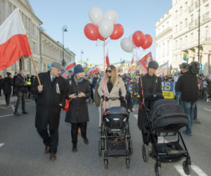 Warszawa. Manifestacja pod hasłem: Matki wołają przestańcie strzelać do dzieci!