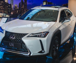 Lexus UX już w polskich salonach