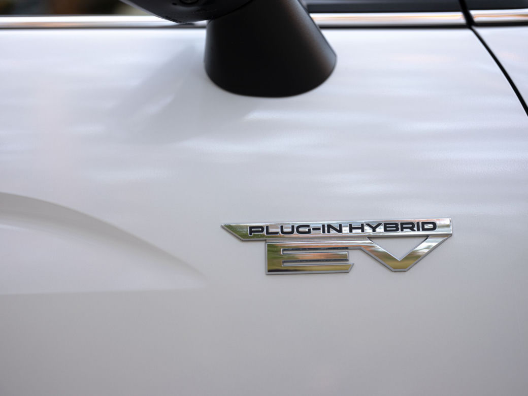 Mitsubishi Eclipse Cross PHEV (2021)