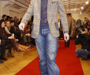 Piotr Adamski zasłynął jako polski hydraulik. Dziś jest modelem plus size!