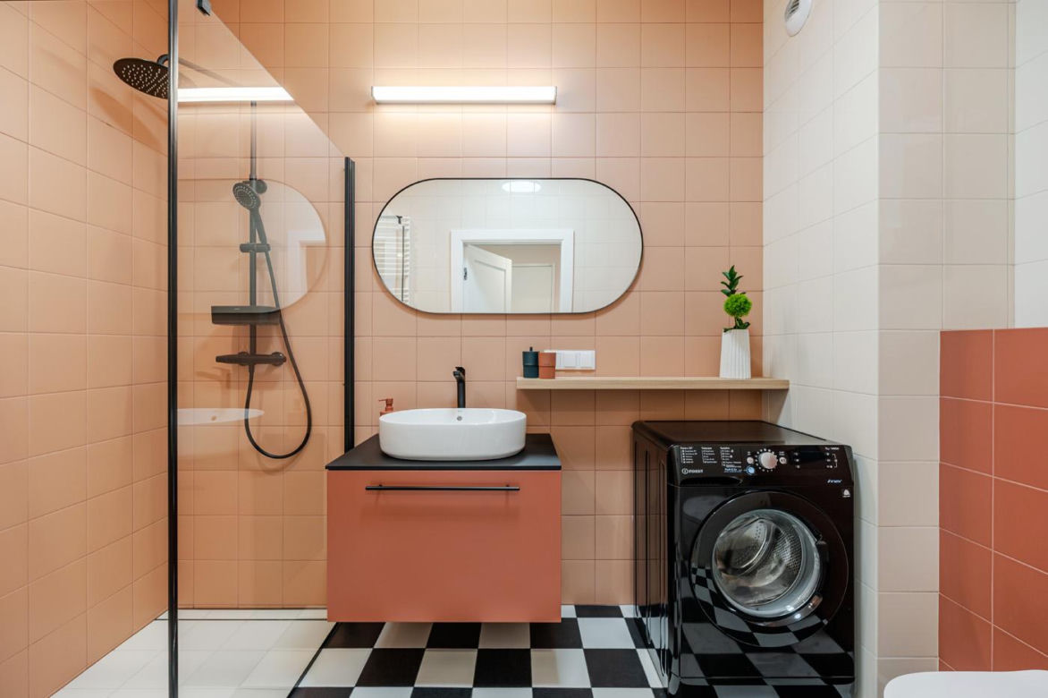 Kolorowe mieszkanie w stylu kalifornijskiego modernizmu