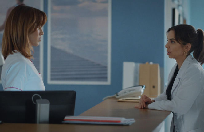 M jak miłość, odcinek 1900. Kama (Michalina Sosna), Aneta (Ilona Janyst)