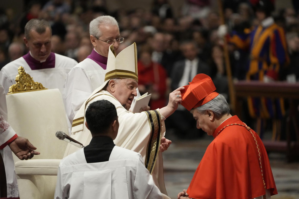  Papież Franciszek z siniakami na twarzy! Co się stało?