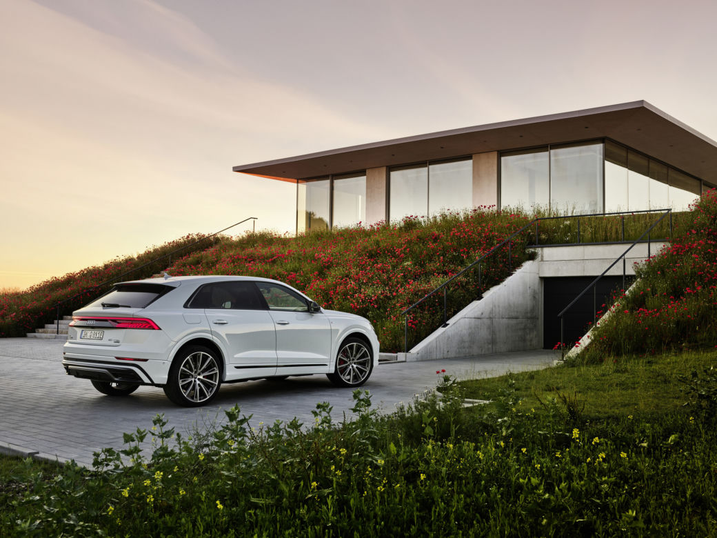  (2021) Audi Q8 60 TFSI e quattro