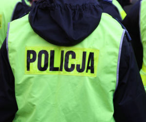 Policjant włamywał się do domów?! Przychodził, gdy właściciele bawili się na weselach