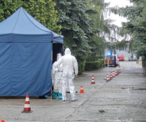 Koronawirus. W Nowym Sączu działa punkt poboru wymazów. Ruszyły badania przesiewowe