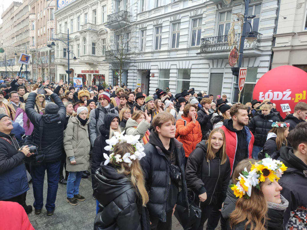 Polonez dla Łodzi. Setki łodzian we wspólnym tańcu [ZDJĘCIA]