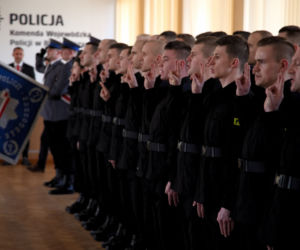 Ślubowanie młodych policjantów