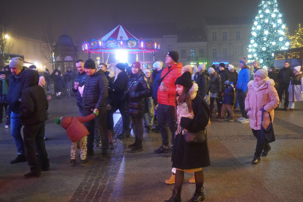 Silent disco i diabelski młyn w Rynku w Kielcach