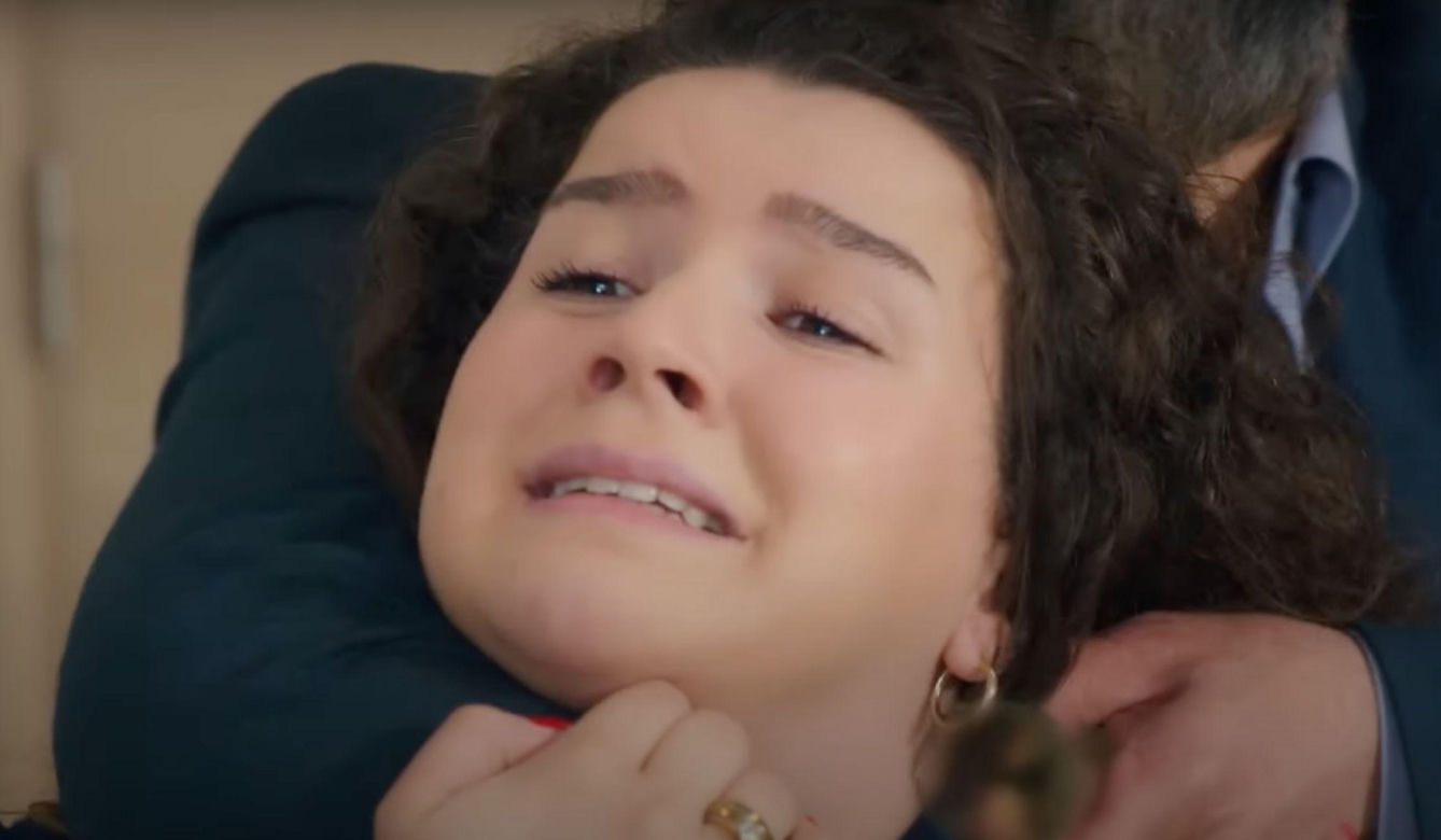 Porywacz Ragip znów zasadza się na Melis i Zeynep.