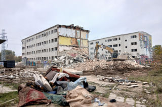 Warszawski Czarnobyl znika na naszych oczach! Ruszyła rozbiórka