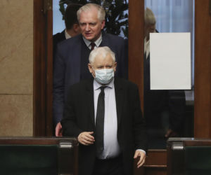  Sejm głosuje a Kaczyński szpera w ...